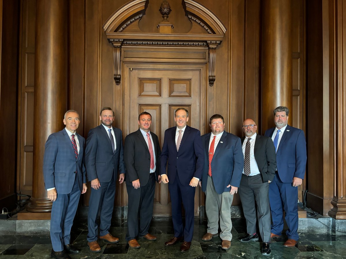 During today's Hill visits, ASA grower leaders &amp; staff met with <a href="/EPA/">U.S. EPA</a> Administrator Lee Zeldin to discuss #biofuels , #RVOs &amp; #CropProtectionTools. 

#AgPolicy <a href="/epaleezeldin/">Lee Zeldin</a> <a href="/hogmaster86/">Caleb Ragland</a> <a href="/waltonagseed/">Dave Walton</a> <a href="/jgack/">Josh Gackle</a> <a href="/alanmeadows29/">Alan Meadows</a>