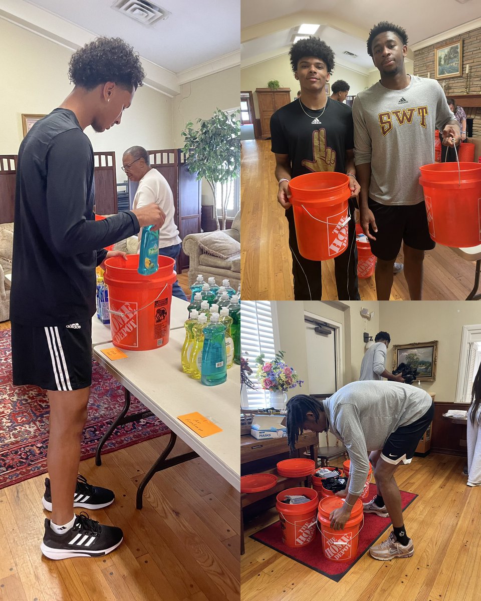 TXStateMBB's tweet image. 𝘾𝙊𝙈𝙈𝙐𝙉𝙄𝙏𝙔 𝙎𝙀𝙍𝙑𝙄𝘾𝙀! 🫡

This past Sunday, some of our guys teamed up with First United Methodist Church to assemble 25-50 flood relief buckets for the victims in Kerrville.
We’re grateful for the opportunity to serve alongside such a great group of people!
#EatEmUp