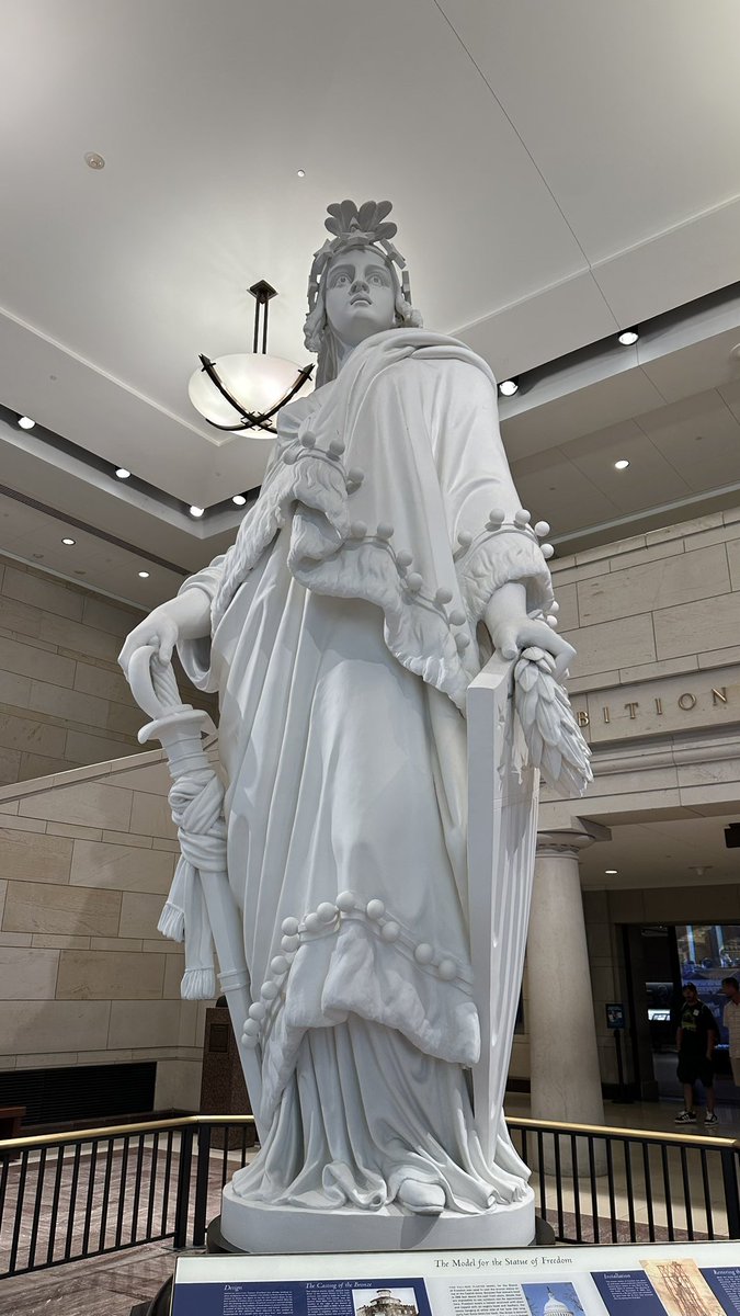 MCGreenBank's tweet image. Yesterday, our team had the incredible opportunity to take a private tour of the U.S. Capitol! 🇺🇸 We explored historic rooms and even got to watch the Senate in session — a truly unforgettable experience.
A huge thank you to @ChrisVanHollen for making this visit possible! 🙏