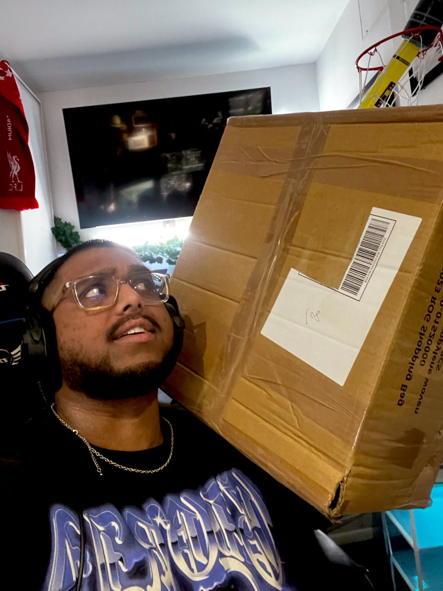 YO <a href="/ASUS_ROGUK/">ROG UK</a> has sent me parcel to unbox… 👀 

Also a PC Giveaway + 2x Merlin Gold Passes and Discounts ✅

LIVE ON STREAM RN! 🚨 ➡️ 🔴

#ForThoseWhoDare #ASUSFest