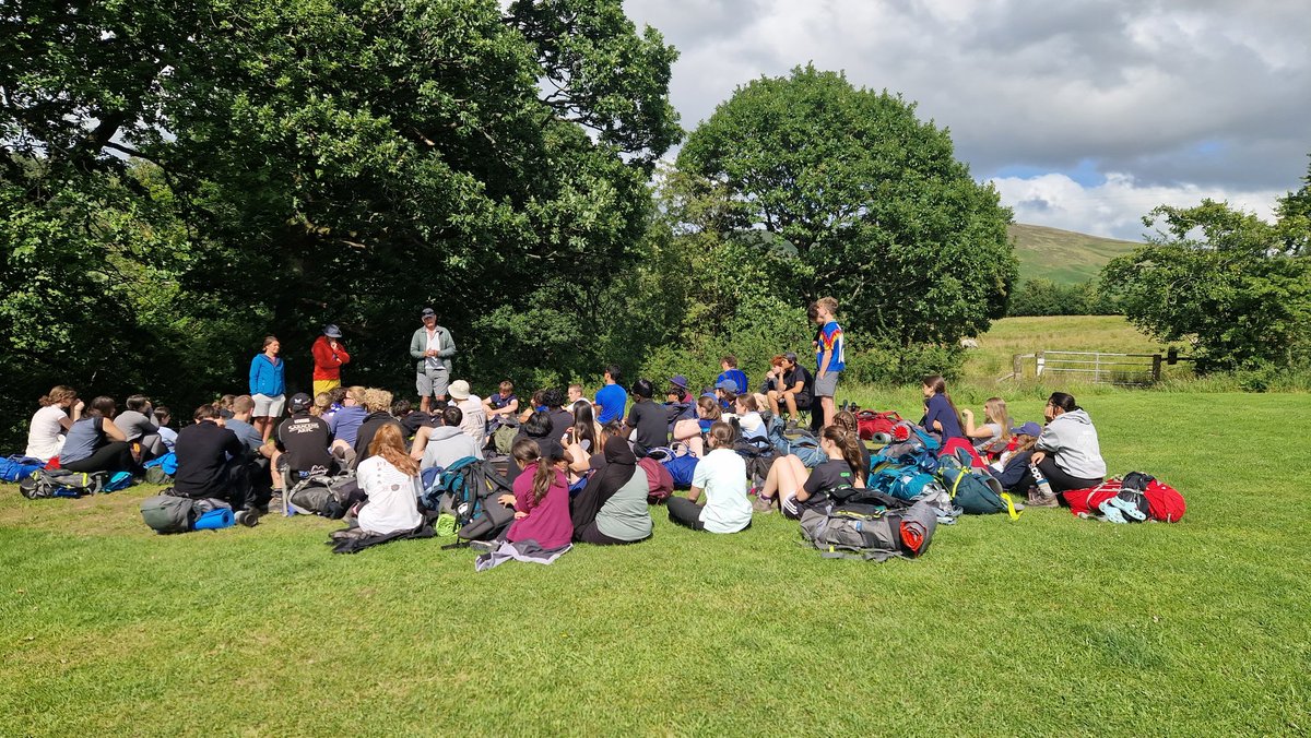 DAOSdofe's tweet image. DAOS GOLD
Prep day
After a long journey, students arrived at the starting point for their Gold assessed expedition. Equipment sorted, routes checked and pizzas eaten....they were ready for anything!!