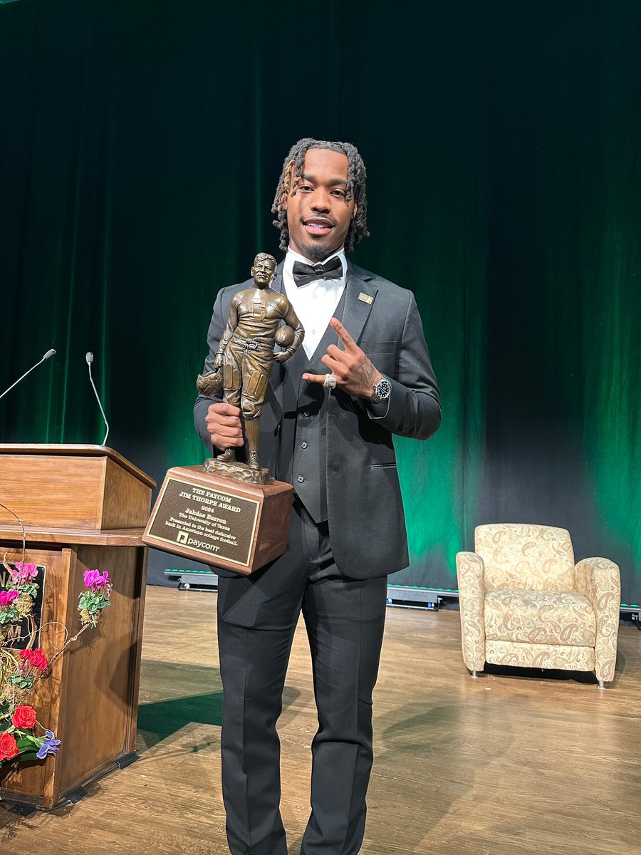 LeeThreeTimes's tweet image. Since 2022 Texas has produced:

1 Doak Walker Award winner
2 Outland Award winners (back to back)
1 Lombardi Award winner
1 Thorpe Award winner
28 NFL Draft Picks

Culture+Development+Capital=Texas

🐂🐂🐂