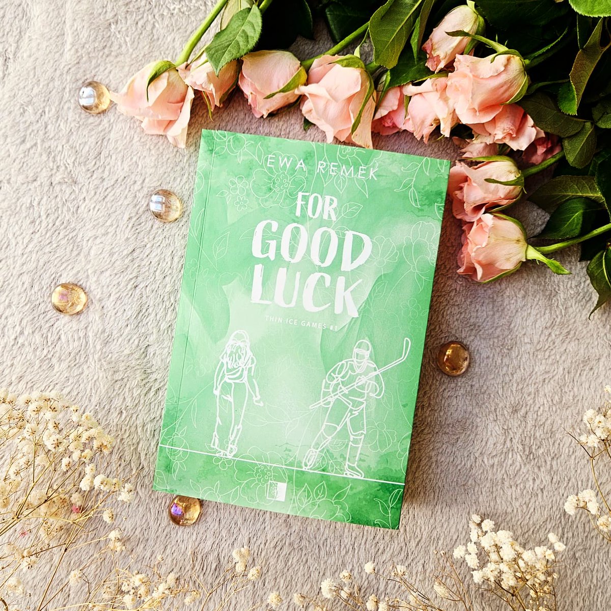 _z_promienistej's tweet photo. Znalazłam swoją nową #comfortbook #comfortstory 🥰💚
Recenzja #forgoodluckER już dostępna
https://t.co/CFpY9FhjdA

@_edenray
@Wyd_NieZwykle
#współpracareklamowa https://t.co/nXCy7zPeVG