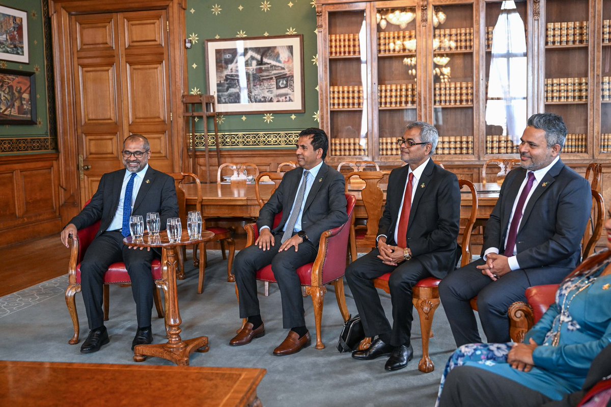 The President's Office (@presidencymv) on Twitter photo The Secretary of State for Foreign, Commonwealth and Development Affairs, the Rt Honourable David Lammy MP pays a courtesy call on His Excellency President Dr <a href="/MMuizzu/">Dr Mohamed Muizzu</a>. The call covered shared priorities and avenues for deeper bilateral cooperation. The Secretary of State for Foreign, Commonwealth and Development Affairs, the Rt Honourable David Lammy MP pays a courtesy call on His Excellency President Dr <a href="/MMuizzu/">Dr Mohamed Muizzu</a>. The call covered shared priorities and avenues for deeper bilateral cooperation.
