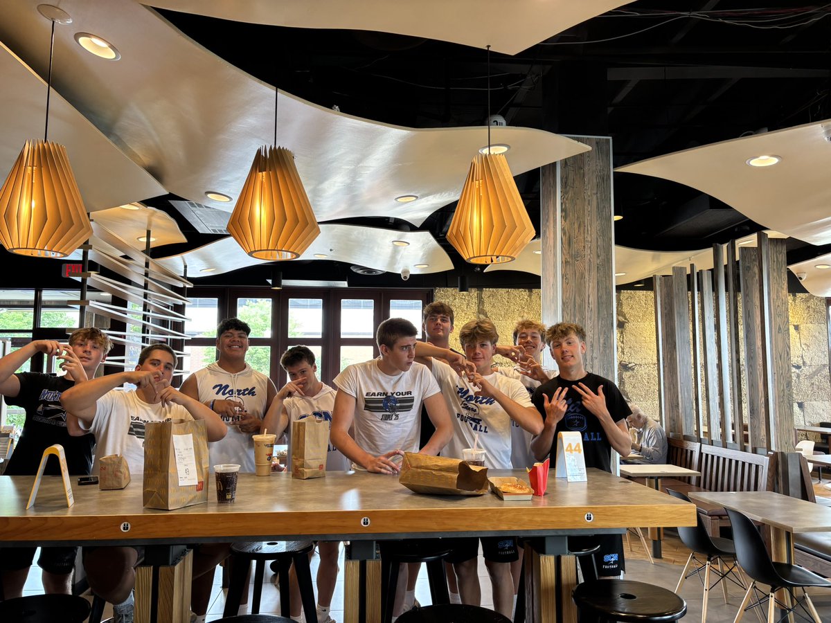CooperKowalczyk's tweet image. Beef boys at dons after an effort Wednesday! @SCNFBOFFICIAL