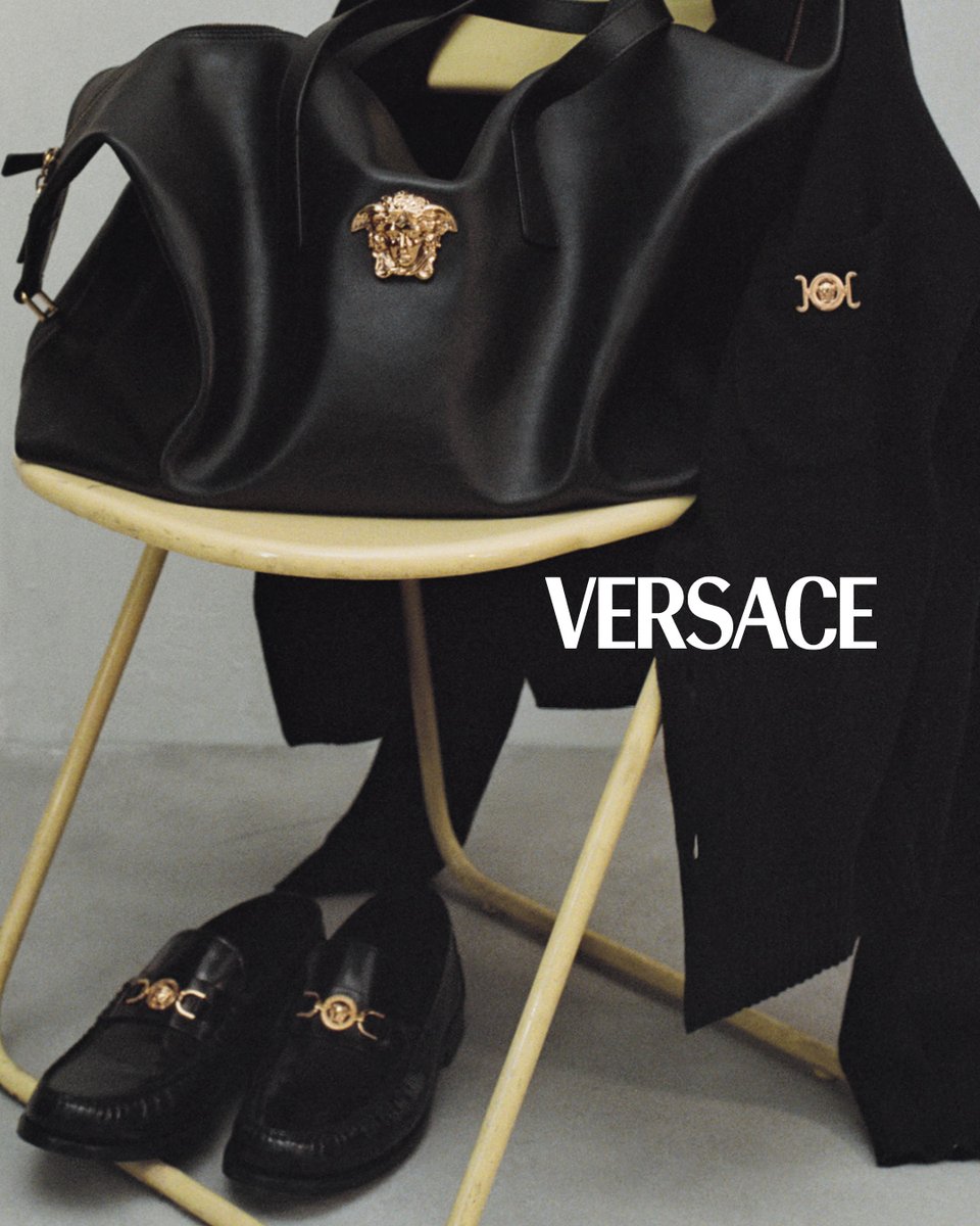 Versace's tweet image. Versace Pre-Fall 2025.
Photographed by Louis de Roffignac
Discover more at e-versace.com/FW25-mens-new-…