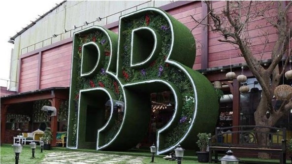Jitni jaldi delete kiya, usse double speed me download bhi kar liya 😎
BiggBoss Set Reveal FULL HD Hi-Res 
Available for FREE -  youtube.com/watch?v=PosnCs…