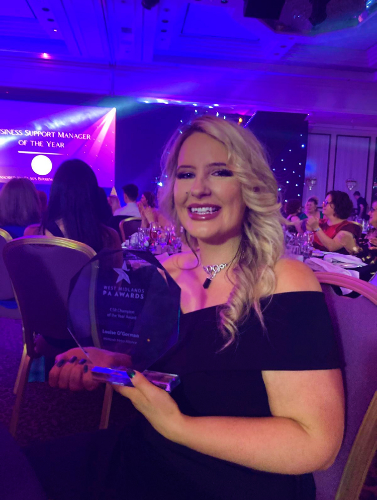 Colas Rail UK (@colasrailuk) on Twitter photo π #WeCareWednesday Meet Louise, Award Winning CSR Champion!
β We're delighted to share that Louise O'Gorman was crowned CSR Champion of the Year at <a href="/BhamPAforum/">BirminghamPAforum</a>'s PA Awards through her work with our Urban division at <a href="/midlandtram/">Midland Metro Alliance</a>
π Congratulations, Louise! π #WeCareWednesday Meet Louise, Award Winning CSR Champion!
β We're delighted to share that Louise O'Gorman was crowned CSR Champion of the Year at <a href="/BhamPAforum/">BirminghamPAforum</a>'s PA Awards through her work with our Urban division at <a href="/midlandtram/">Midland Metro Alliance</a>
π Congratulations, Louise!