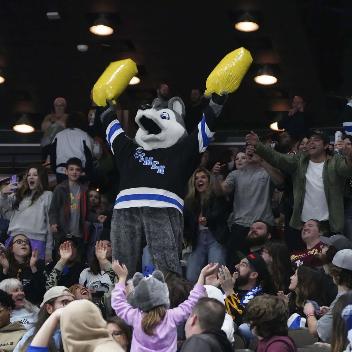 JaxIcemen's tweet image. Who’s the top dog? Fang is with your help! 🐾💙 Let’s lock in ECHL Mascot of the Year!
-
Voting ends this Thursday at 11:59pm | bit.ly/4eL3CRn