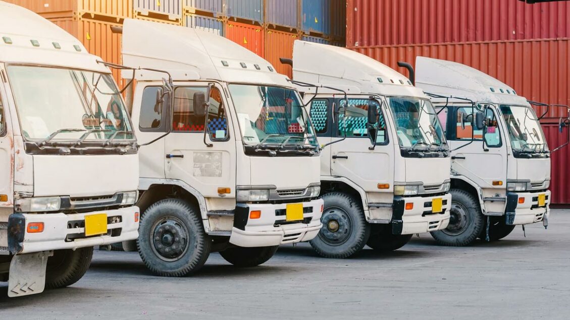 IDISglobal's tweet photo. ❓How much is your fleet losing to inefficiencies, #crime or overlooked #safet #risks? Writing in  @securitymag, John Bujarski @IDIS_Americas considers how intelligent video is paving the way to better safeguard passengers and maintenance terminals🚛
https://t.co/CXpMYfcWah
#IDIS https://t.co/Fg6y0ASp8t