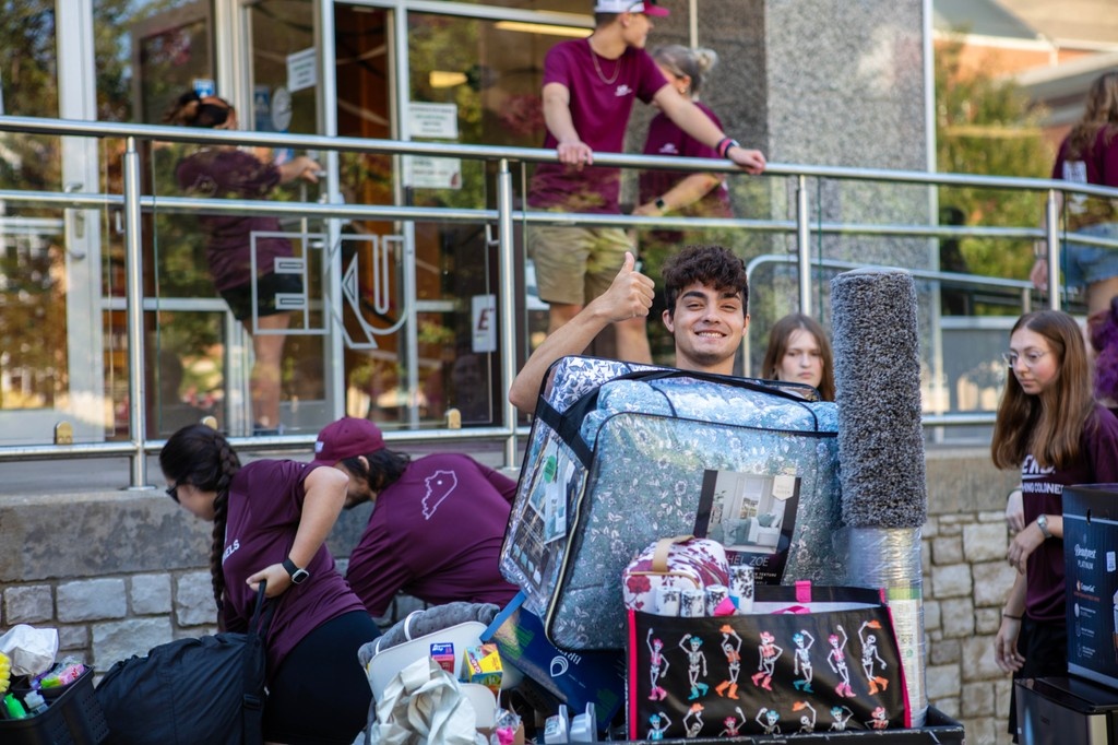 eku's tweet image. Today marks FOUR WEEKS until move in! We're counting down the days until we can welcome our Colonels back to the #CampusBeautiful. 🏡🎉 #EKU