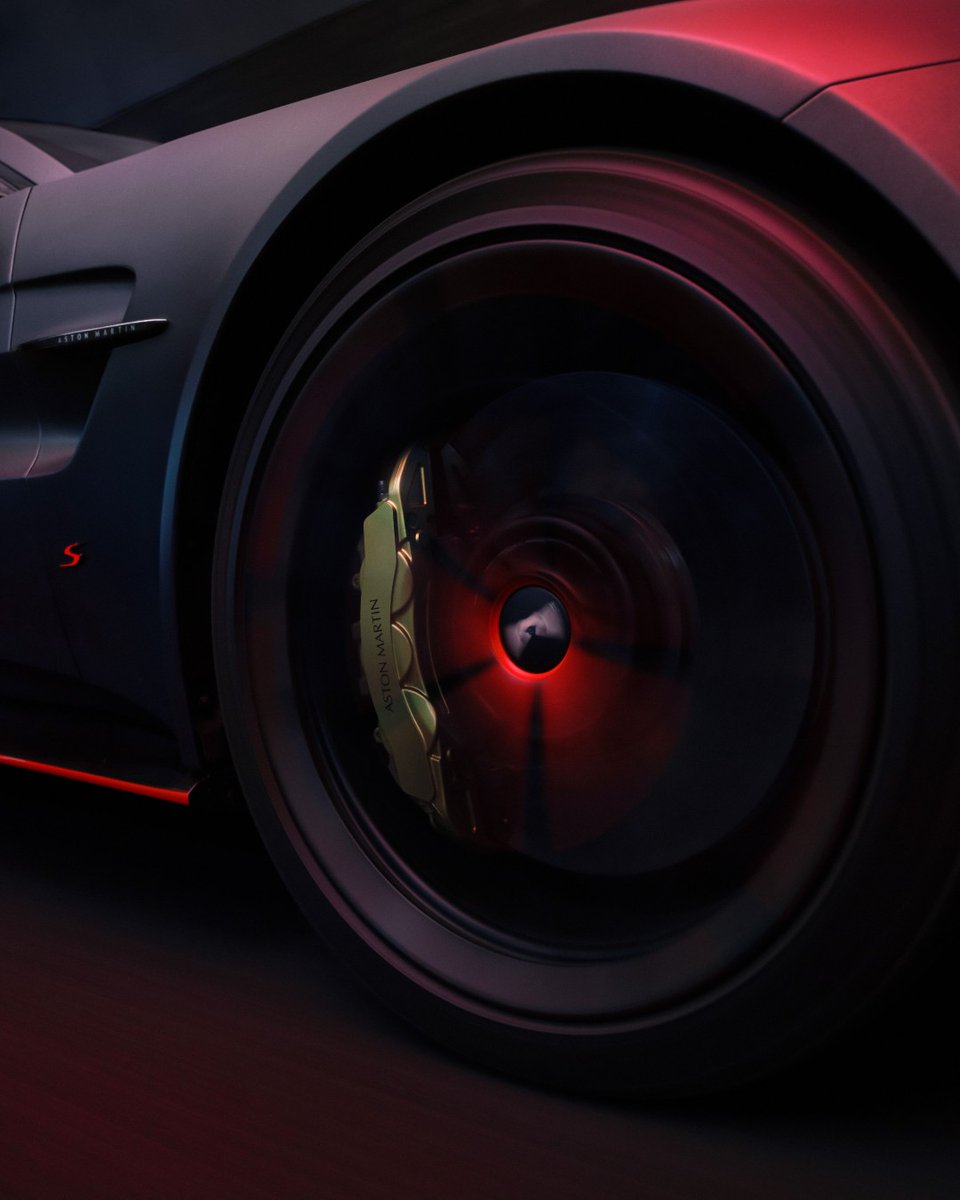 Aston Martin London tweet media