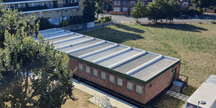 The South Londoner (@insouthlndn) on Twitter photo Fears that #Peckham estate could lose its community centre as council seeks ‘to make way for private homes’
Bells Gardens was one of a number of estates in the borough earmarked for 'infill' housing back in 2021
<a href="/SaveBells/">SaveBellsGardens 🍃💚 🍃🏡</a> <a href="/SGTOonline/">Southwark Group of Tenants Organisation (SGTO)</a>
southwarknews.co.uk/news/news-plus… Fears that #Peckham estate could lose its community centre as council seeks ‘to make way for private homes’
Bells Gardens was one of a number of estates in the borough earmarked for 'infill' housing back in 2021
<a href="/SaveBells/">SaveBellsGardens 🍃💚 🍃🏡</a> <a href="/SGTOonline/">Southwark Group of Tenants Organisation (SGTO)</a>
southwarknews.co.uk/news/news-plus…