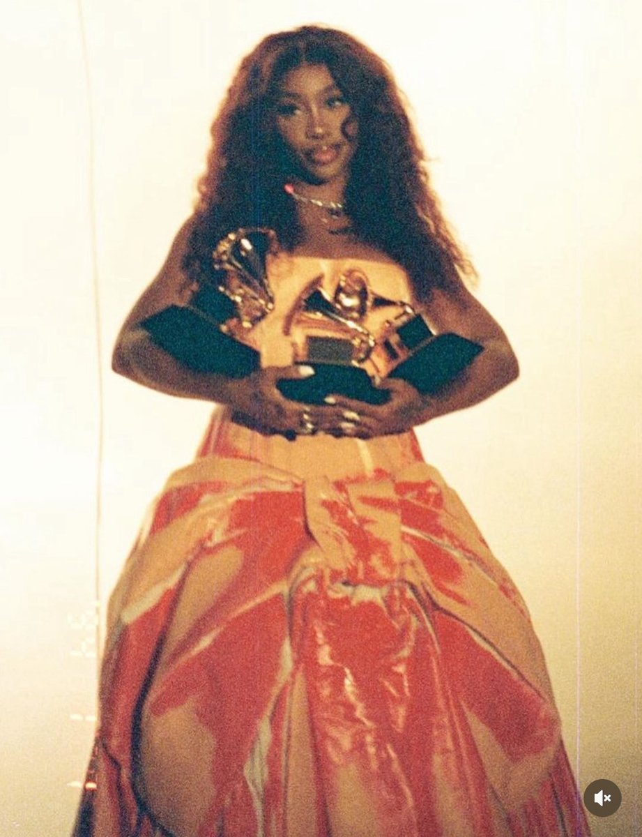ntlcsunshine's tweet image. this is why nicki minaj is mad