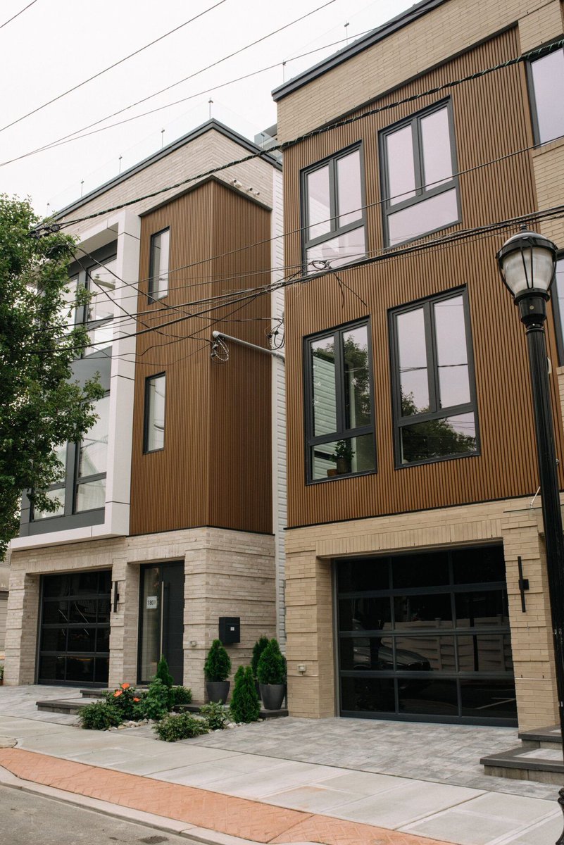 JerseyDigs's tweet image. New Construction 'Cliff Haus' Offers European Style and Stunning Views of NYC in Union City: buff.ly/94BiuL1
#NewJersey #RealEstate