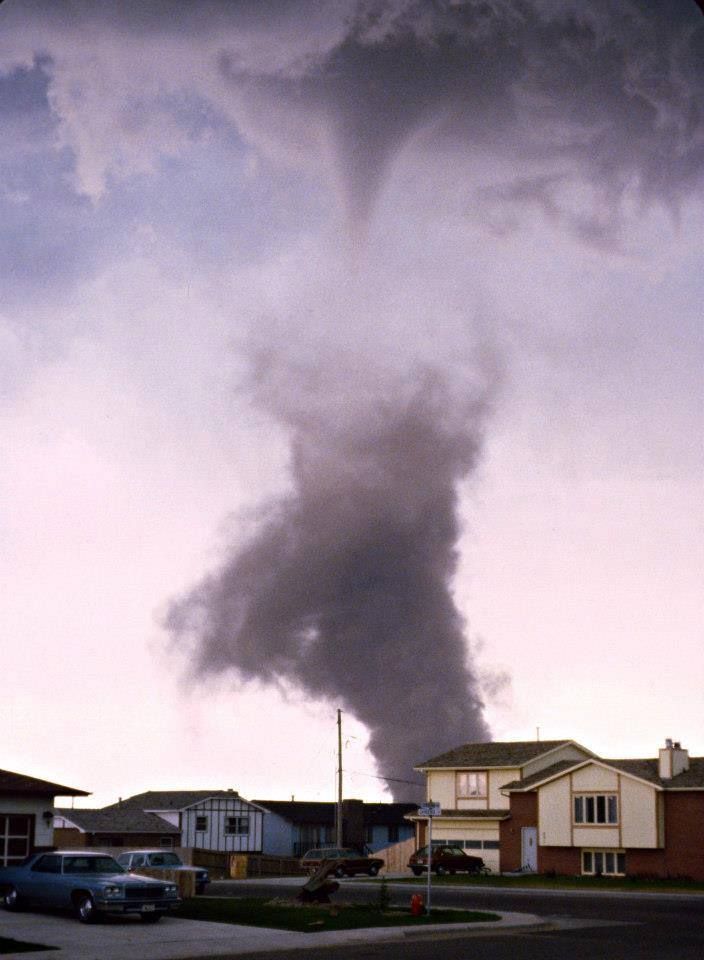 tornado_talk's tweet image. Cheyenne, WY F3 #Tornado – July 16, 1979! The most destructive tornado in Wyoming’s history struck Cheyenne on this date in 1979. It was the first recorded tornado to ever hit the city. The F3 tornado tore through northern Cheyenne, destroying 140 homes and severely damaging…
