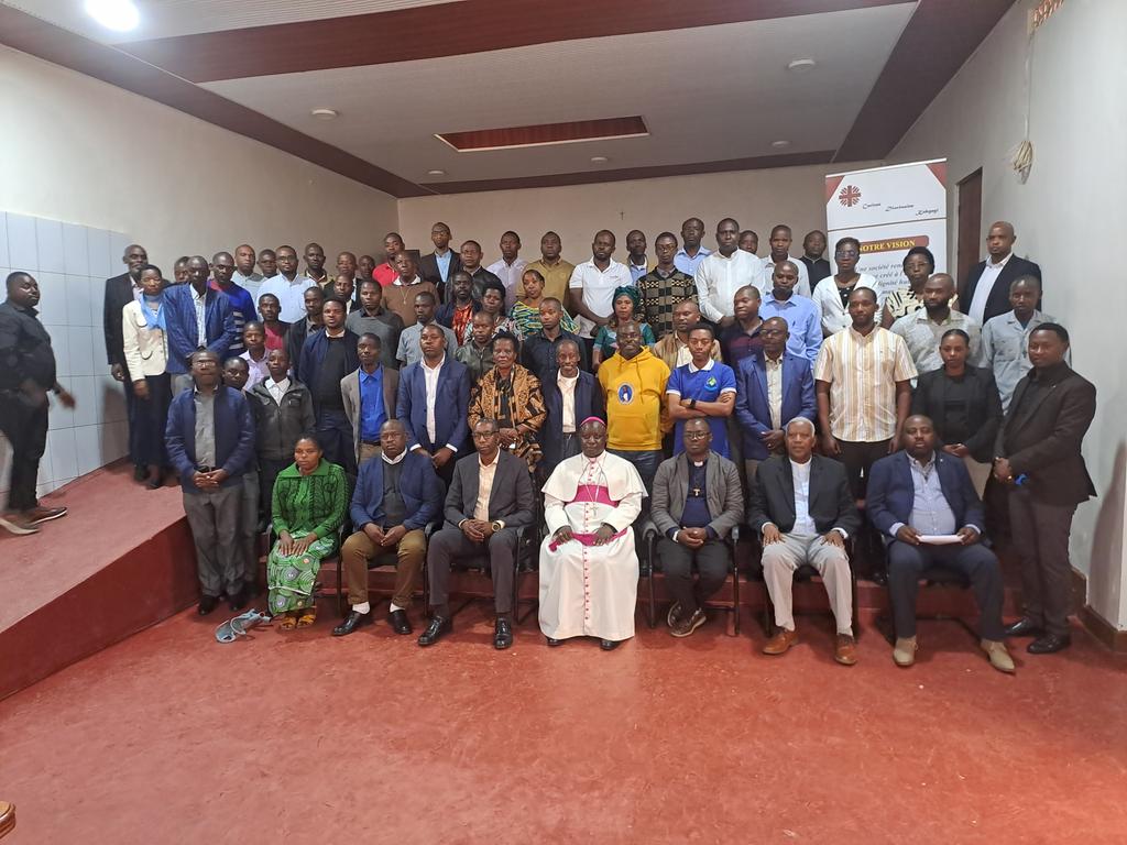 Kuri uyu wa 16/7/2025; Myr Balthazar NTIVUGURUZWA yayoboye inama y'Inteko Rusange ya Caritas ya Diyosezi ya Kabgayi. Iyi nama yari igamije kurebera hamwe uruhare rw'Ukwezi kw'Urukundo n'Impuhwe mu ngengo y'imari ya Caritas ya Kabgayi. Hasuzumwe n'uko buri wese yayigiramo uruhare