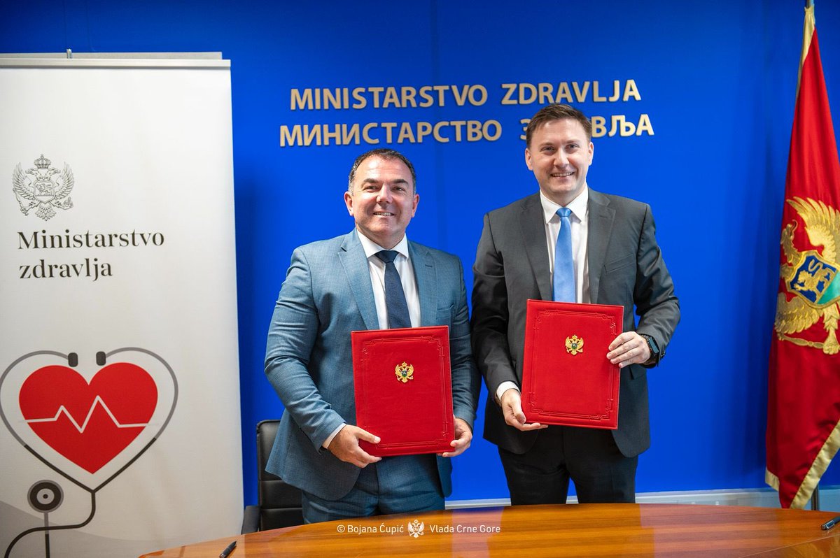 Ministarstvo zdravlja Crne Gore (@minzdravlja) on Twitter photo Ministar zdravlja <a href="/VojislavSimun/">Vojislav Šimun</a> i gradonačelnik Prijestonice Cetinje <a href="/n_djuraskovic/">Nikola Đurašković</a> potpisali su Memorandum o saradnji, kojim se uspostavlja okvir za zajedničko djelovanje u cilju unapređenja kvaliteta, dostupnosti i efikasnosti zdravstvene zaštite na teritoriji Prijestonice. 🤝 Ministar zdravlja <a href="/VojislavSimun/">Vojislav Šimun</a> i gradonačelnik Prijestonice Cetinje <a href="/n_djuraskovic/">Nikola Đurašković</a> potpisali su Memorandum o saradnji, kojim se uspostavlja okvir za zajedničko djelovanje u cilju unapređenja kvaliteta, dostupnosti i efikasnosti zdravstvene zaštite na teritoriji Prijestonice. 🤝
