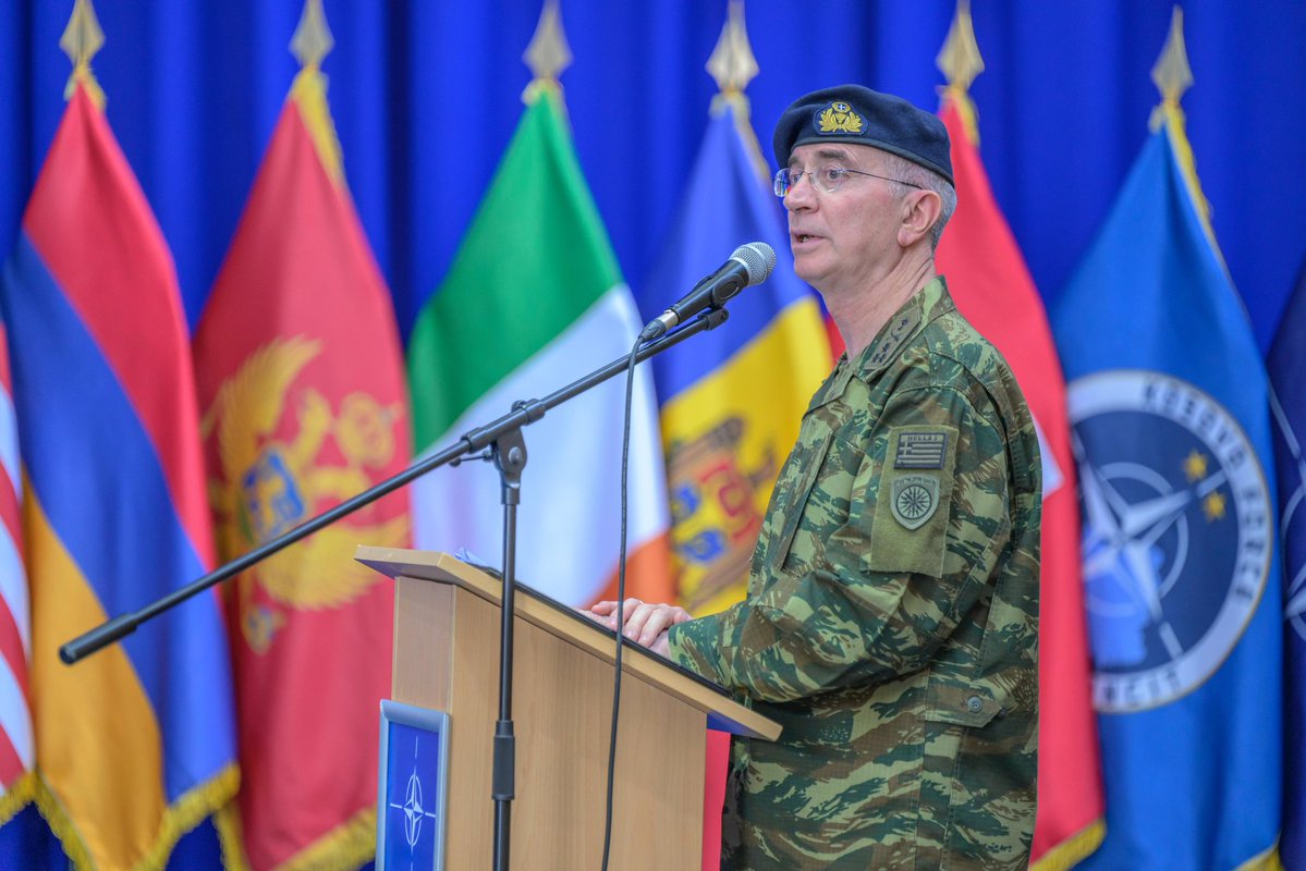 NATO_KFOR's tweet image. Today, the Commander of the #NATO-led #KFOR mission, Major General Enrico Barduani, welcomed the Commander of the First Army/EU-OHQ “Achilles”, Liutenant General  Stavros Papastathopoulos, at KFOR Headquarters in Camp Film City, Pristina.

#UNITASOMNIAVINCIT 
#StrongerTogether