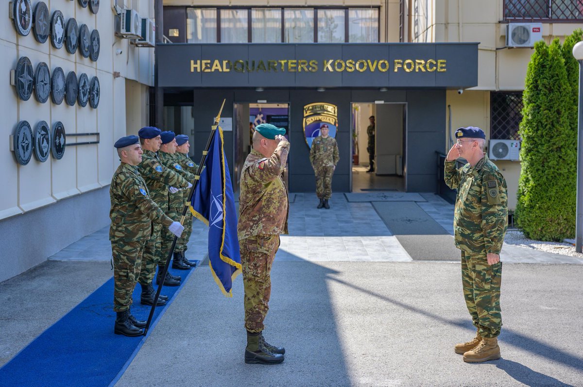 NATO_KFOR's tweet image. Today, the Commander of the #NATO-led #KFOR mission, Major General Enrico Barduani, welcomed the Commander of the First Army/EU-OHQ “Achilles”, Liutenant General  Stavros Papastathopoulos, at KFOR Headquarters in Camp Film City, Pristina.

#UNITASOMNIAVINCIT 
#StrongerTogether