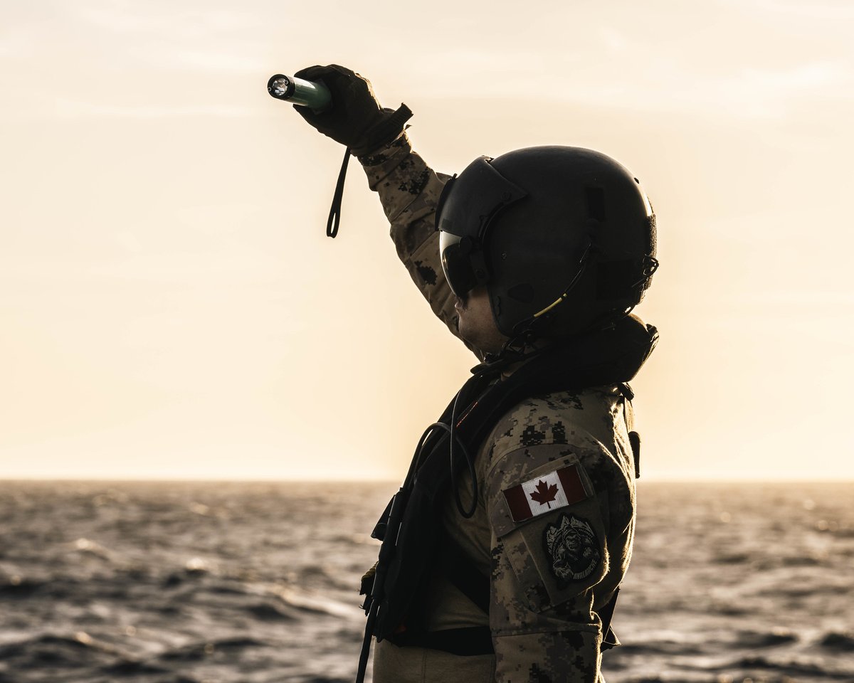 RCAF_ARC's tweet image. Throwback to some amazing shots from Op HORIZON from back in April. The CH-148 Cyclone Helicopter, Avalanche, sailed onboard HMCS Ville de Québec, as part of the UK-led Carrier Strike Group, on the North Atlantic Ocean.