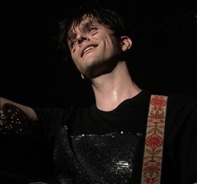 dailyDWeekes's tweet image. Double whammy today of sparkles AND smile,, feeling #joyous