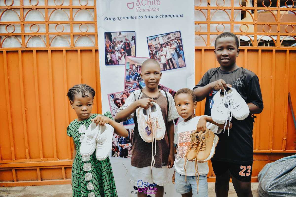 shoeachild's tweet photo. Some children from the Real Link Model International School showing off their shoes.
To partner with us, visit https://t.co/yfO2TFO7Va.
#shoeachildfoundation #shoeachild #shoes #voluntering #shoedrive #outreach #mushin #giving #prayers https://t.co/VA1i7kTcNq
