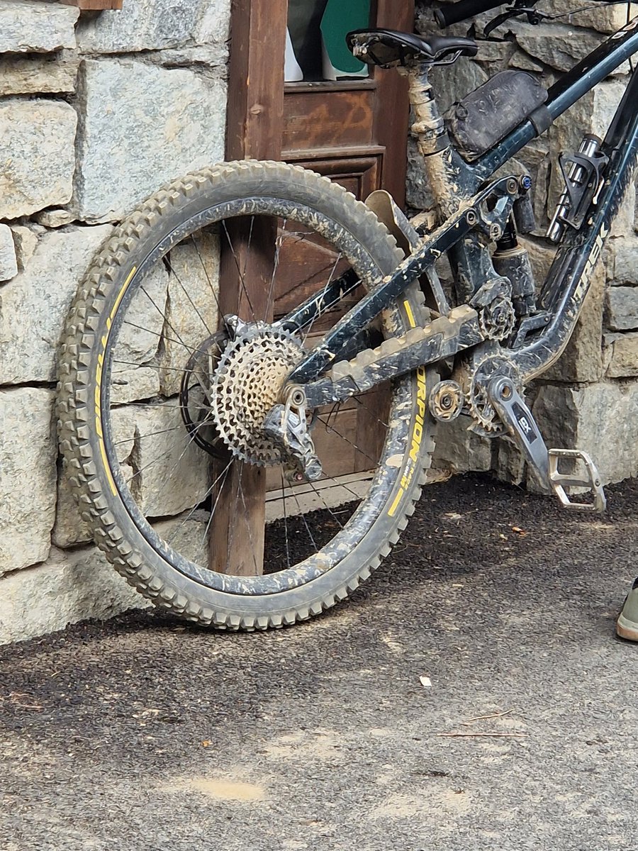 callumjames_EE's tweet image. Cable-less, then wire-less & now chain-less.
Drive trains have evolved, again.