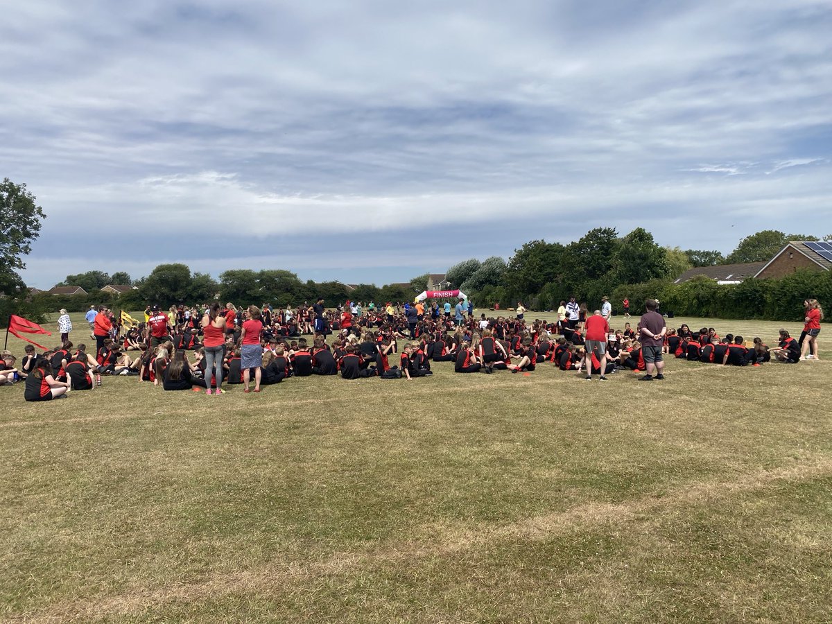 A superb <a href="/_TKASA/">The King Alfred School an Academy</a> Sports Day today! Brilliantly organised by ⁦<a href="/TKASA_PE/">TKASA PE</a>⁩ dept! Great performances in a wonderful atmosphere! #beproud