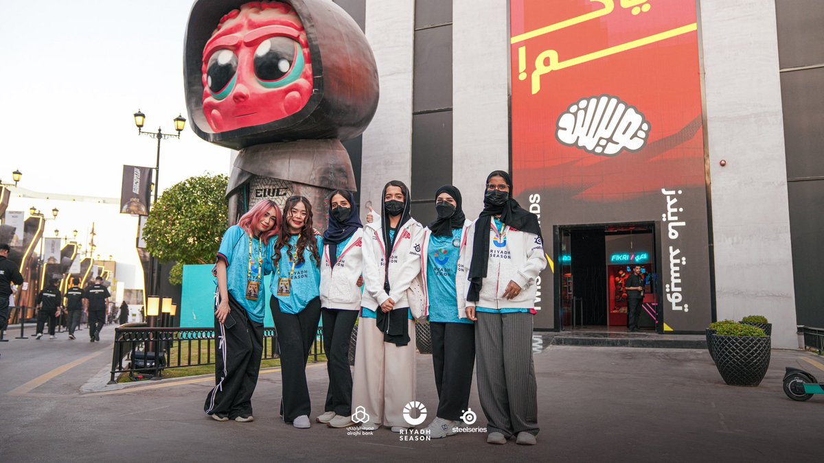 بطلاتنا يضعون بصمتهم في كأس العالم 🩷🇸🇦

غدًا يستكملون مشوارهم بحضور الجمهور، دعمكم لبناتنا يصنع الفرق 🧠

#EWC #TwistTheGame