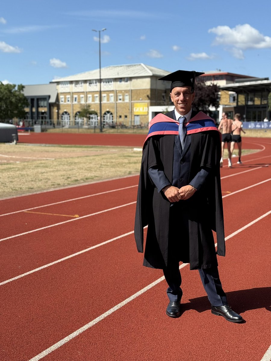 Master’s degree at St.Mary’s 🎓

It has been an intense 3 years divided between track 🏃🏼 and study 💻📚.

Thank you to my loved ones who have accompanied me through it all 🤍

Ad Maiora semper! 🚀🦅✨