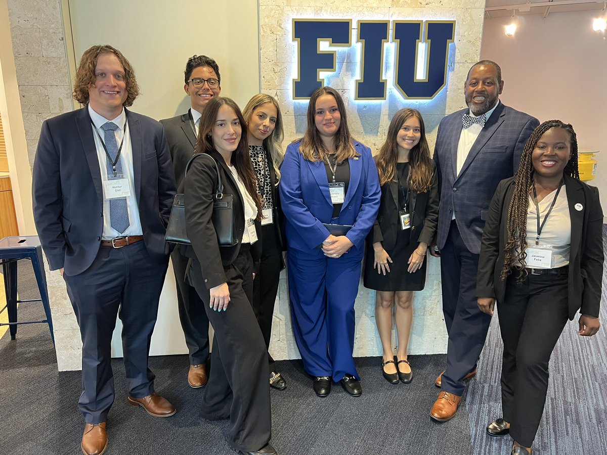 FIUdc's tweet image. We’re proud to welcome Tony Lee, Assistant Vice Chancellor of Public Affairs for @SUS_Florida and @FIULaw students visiting DC for a fly-in. Students are visiting @TheJusticeDept, private-sector law firms, and engaging in a dialogue with two federal judges.