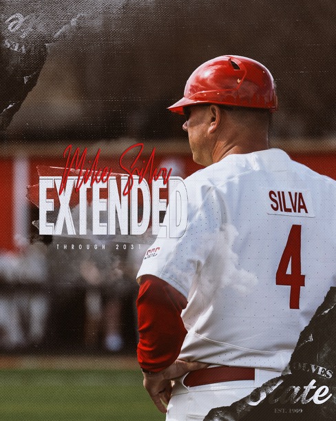 𝐂𝐎𝐍𝐓𝐑𝐀𝐂𝐓 𝐄𝐗𝐓𝐄𝐍𝐃𝐄𝐃

A-State Baseball head coach Mike Silva has signed a contract extension through the 2031 season!

🔗: astateredwolves.com/news/2025/7/16…

#WolvesUp