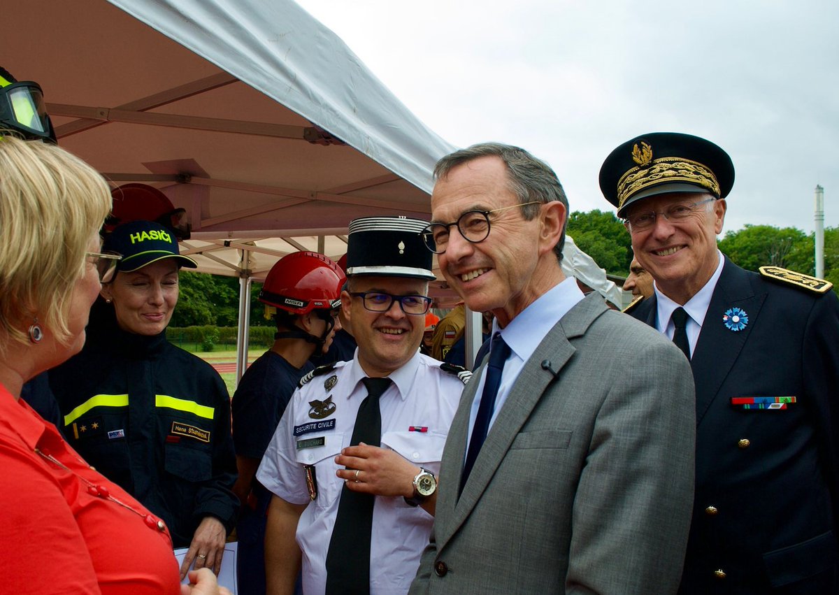 Prefet77's tweet image. #VisiteOfficielle de Bruno Retailleau en #seineetmarne
Des jeunes délégations de sapeurs-pompiers venues de Pologne, République Tchèque, Luxembourg s'entraînent pendant quelques jours avec les JSP du @Sdis77 dans le cadre de l'Erasmus des jeunes #SapeursPompiers @Interieur_Gouv