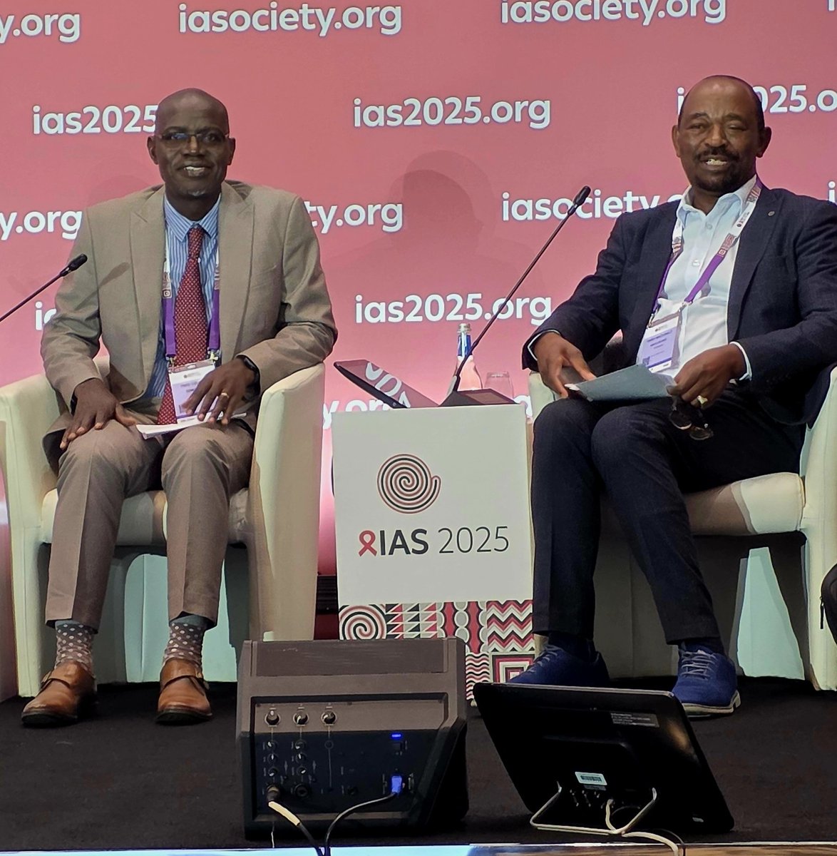 SemitalaFred's tweet image. From the podium through sideline meetings, to cross-generational scientific interactions @iasociety 2025 .  So much activity.