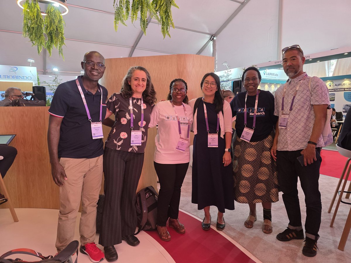 SemitalaFred's tweet image. From the podium through sideline meetings, to cross-generational scientific interactions @iasociety 2025 .  So much activity.