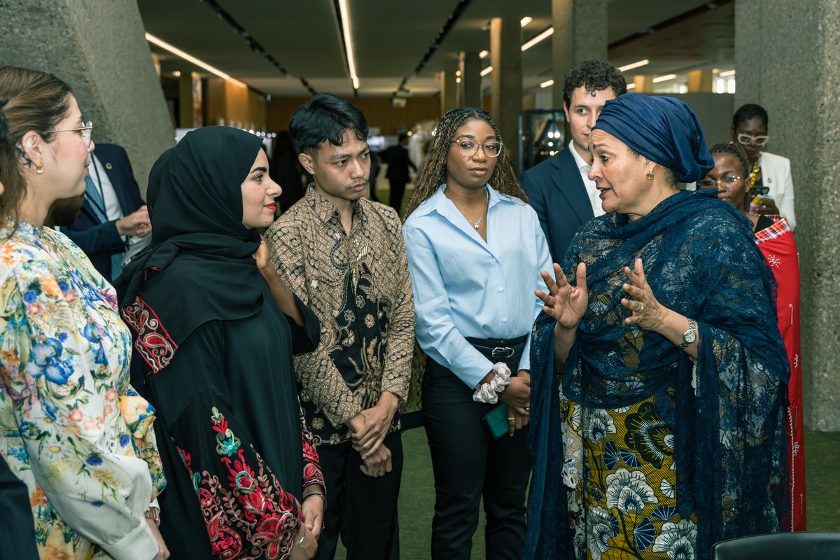 AminaJMohammed's tweet image. Across my travels, I’ve seen youth harness digital tools and creativity to transform their communities.
They are moving — full of ideas, energy, and potential.
Let’s make sure they have the enabling environment, AI and digital skills they need to unlock their power to drive the…