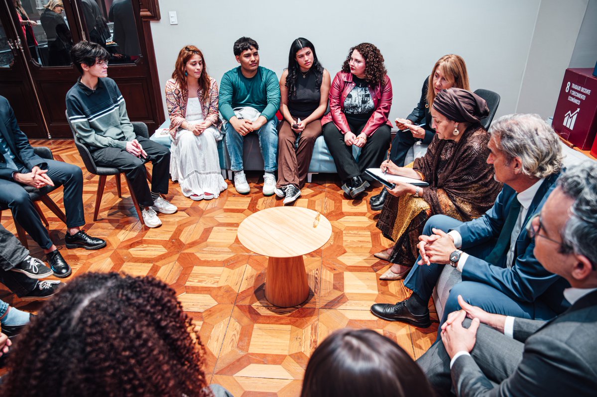 AminaJMohammed's tweet image. Across my travels, I’ve seen youth harness digital tools and creativity to transform their communities.
They are moving — full of ideas, energy, and potential.
Let’s make sure they have the enabling environment, AI and digital skills they need to unlock their power to drive the…