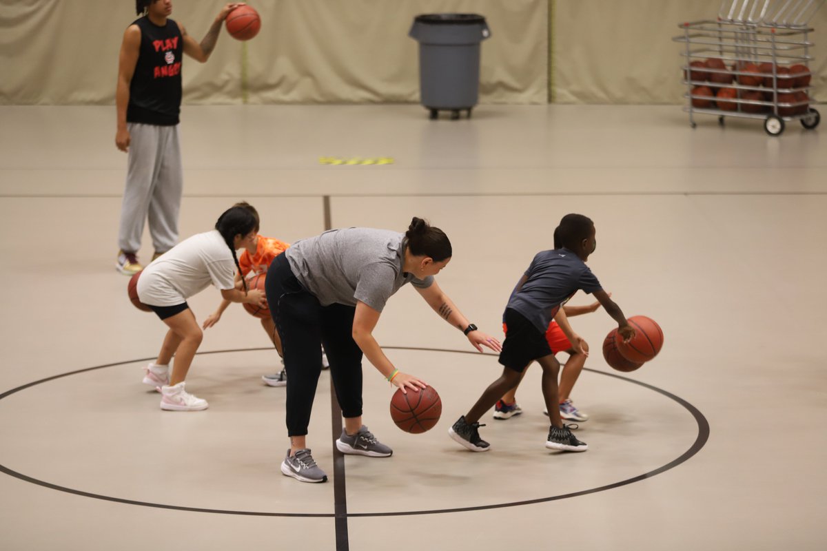 hchawks's tweet image. Shout out to all the hoopers who participated in this years Basketball Clinic 🏀 . Plenty of future Hawks in this bunch 😎 @HowardHoops @hchawkwbb