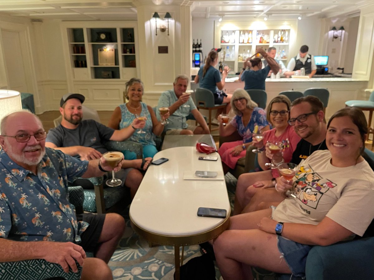 JKyleAubrey's tweet photo. #FamilyVacay: Part I ~ #BlizzardBeach and a Passholder preview of Test Track on Monday, and Ford’s birthday in the pool and at The Cake Bake Shop Restaurant on Tuesday. We really loved our Cars family suite at #ArtofAnimation! #WDWObsessed #PassholderLife #IAmSICK #BelleVueLounge https://t.co/XRuuavgd8H