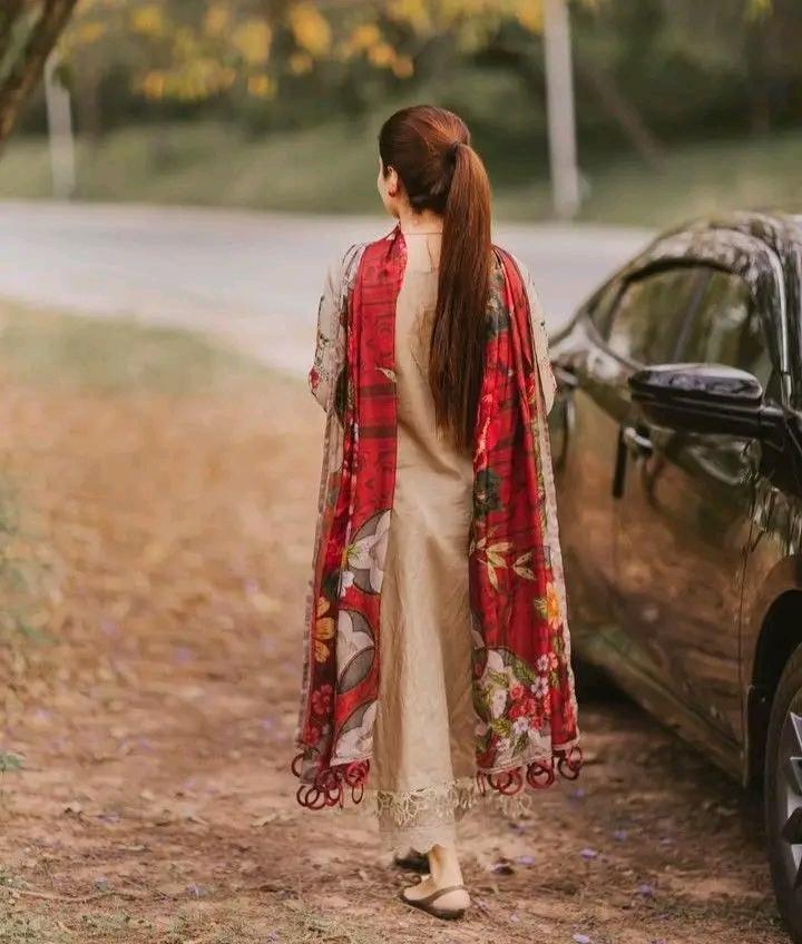 Smr_pak1's tweet photo. @Aliya_Khan100 _**_ 🌹
_جب تُم میری آنکھوں سے اوجھل ہوتے ہو تب مجھے معلوم پڑتا ہے_🥀
_اگر مکمل کائنات بھی میری دسترس میں آجاۓ تو وہ تمہارا نعم البدل ہرگز نہیں ہو سکتا_ 💯❣️✨
#داستان_عشق
#S_S https://t.co/B1p74Ixmkd