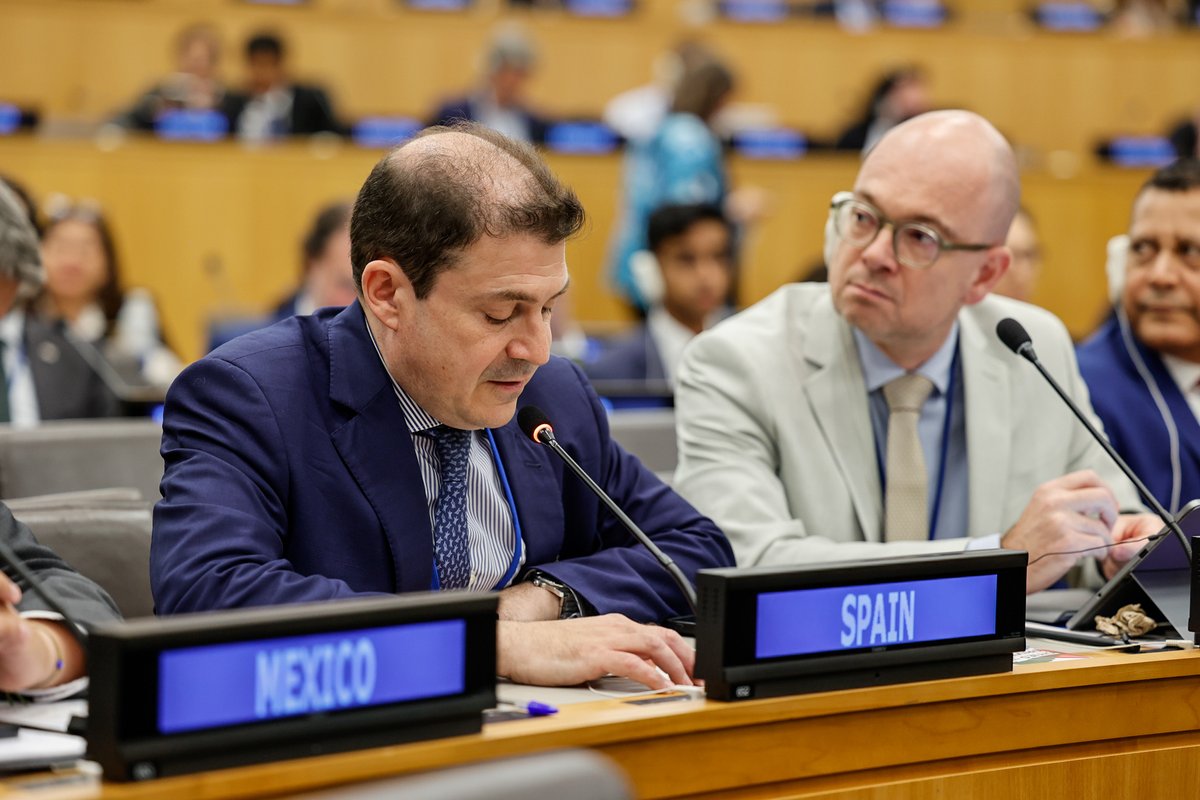 GlobalTaskforce's tweet photo. 📍#LRGF on the #2030Agenda

Alvaro Diaz from @SpainMFA

💬 We believe in localization, in the importance of localizing financing to achieve the SDGs, in particular strengthening capacities at the local level, and planning aligned w/ the SDGs.

#HLPF2025 #Listen2Cities https://t.co/A2b4hqLCqB