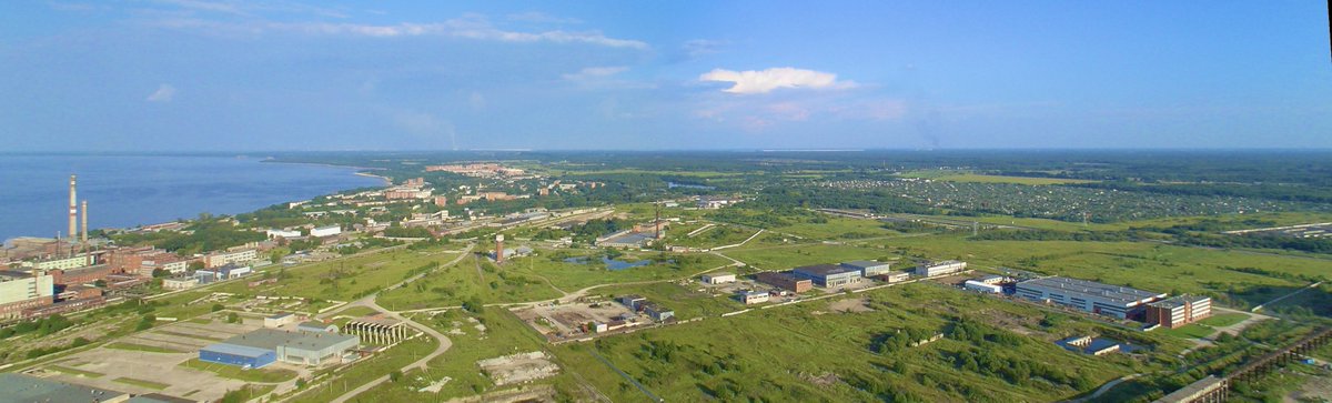 В 2004 у нас не было дронов, и ради фоточки мы просто залезали на заводскую трубу