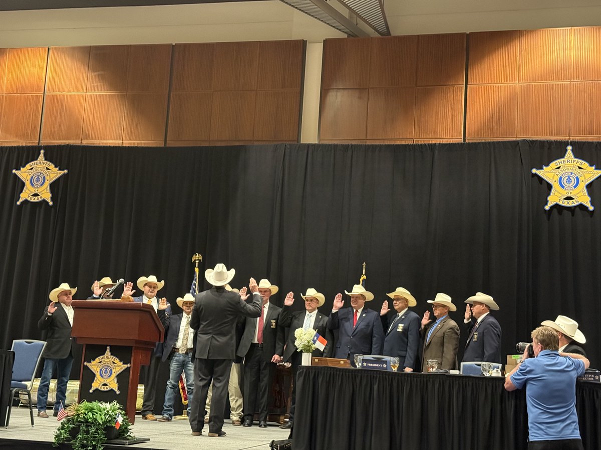 DavidCookTexas's tweet image. It was an honor to join Governor @GregAbbott_TX, US Border Czar @RealTomHoman, and my #txlege colleagues at the @TxSheriffs Association of Texas Conference in Fort Worth yesterday for the signing of SB 8 and SB 36. These bills establish a Homeland Security Division at Texas…