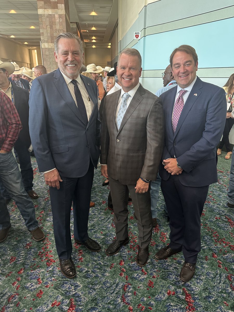 DavidCookTexas's tweet image. It was an honor to join Governor @GregAbbott_TX, US Border Czar @RealTomHoman, and my #txlege colleagues at the @TxSheriffs Association of Texas Conference in Fort Worth yesterday for the signing of SB 8 and SB 36. These bills establish a Homeland Security Division at Texas…