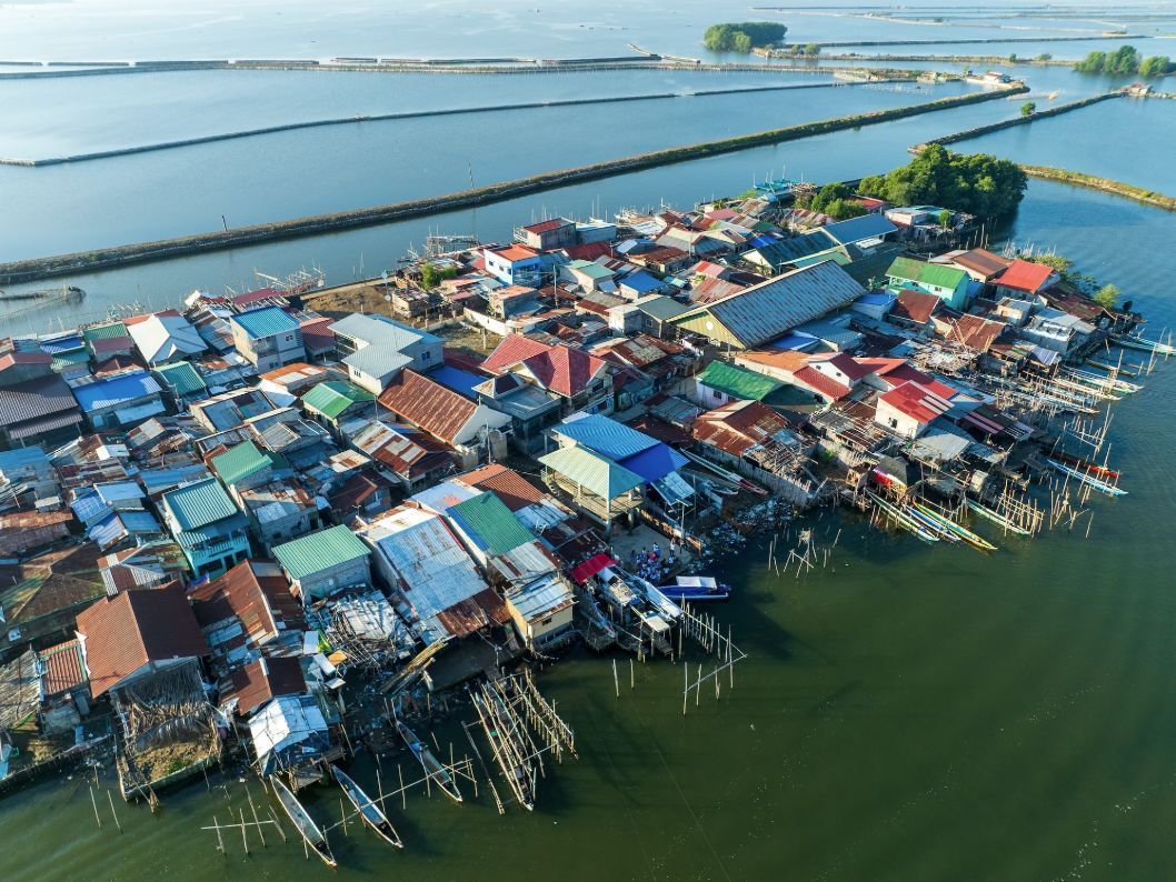 UN_Water's tweet image. In Sasmuan, #Philippines, women lead #wetland resilience—untangling crabs, crafting nets, and sustaining ecosystems.
With support from UNDP & PEMSEA, they're diversifying livelihoods and protecting watersheds.
🔗 buff.ly/X0z4CdV
#WaterAction #WorldWaterDay