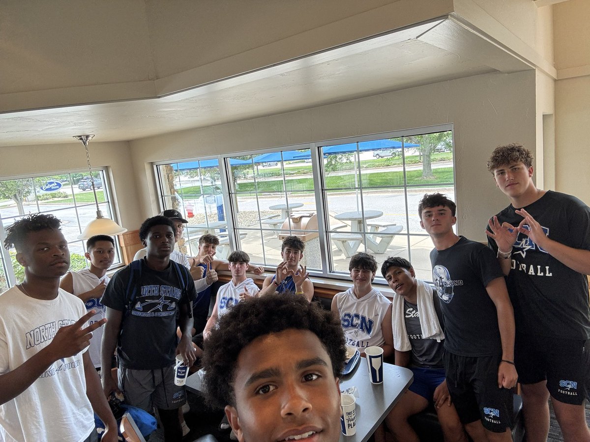 matkins2_'s tweet image. Goodfellas at Culver’s after our Wednesday camp @SCNFBOFFICIAL @robertpomazak