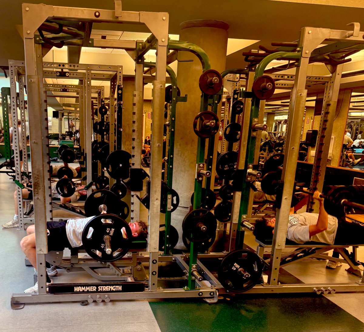MinookaStrength's tweet image. 🏈Team Lift to Finish Off IWU Camp🏈
🧠Signal 6
➡️Squat 3x3
➡️Chin Ups 3x5
➡️@WGF1 Bench Press Protocol
➡️Rows
💪🏼Arm Farm: Triceps/Biceps Superset
✅Simple.
❌Easy.
✅The kids left the weight room feeling good!
@Minooka_Indians @MCHS_AO @TFConsortium @coachbdixon