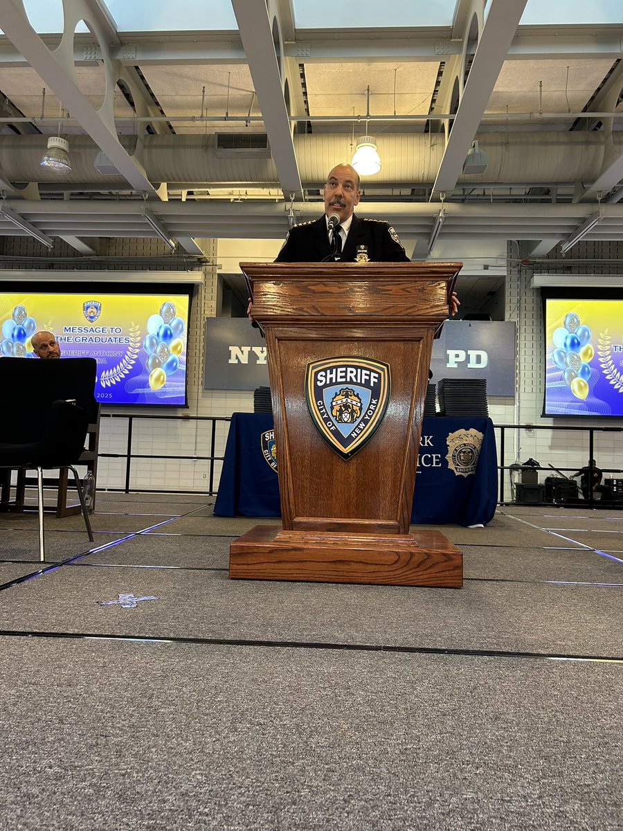 NYCSHERIFF's tweet image. Over the weekend, we made history by graduating the largest class of Deputy Sheriffs, in the history of the agency.
Thank you @kazdaughtry for your endless support.
#NYCSheriff #DeputySheriffGraduatation #GraduationCeremony #historyinthemaking #PublicSafety