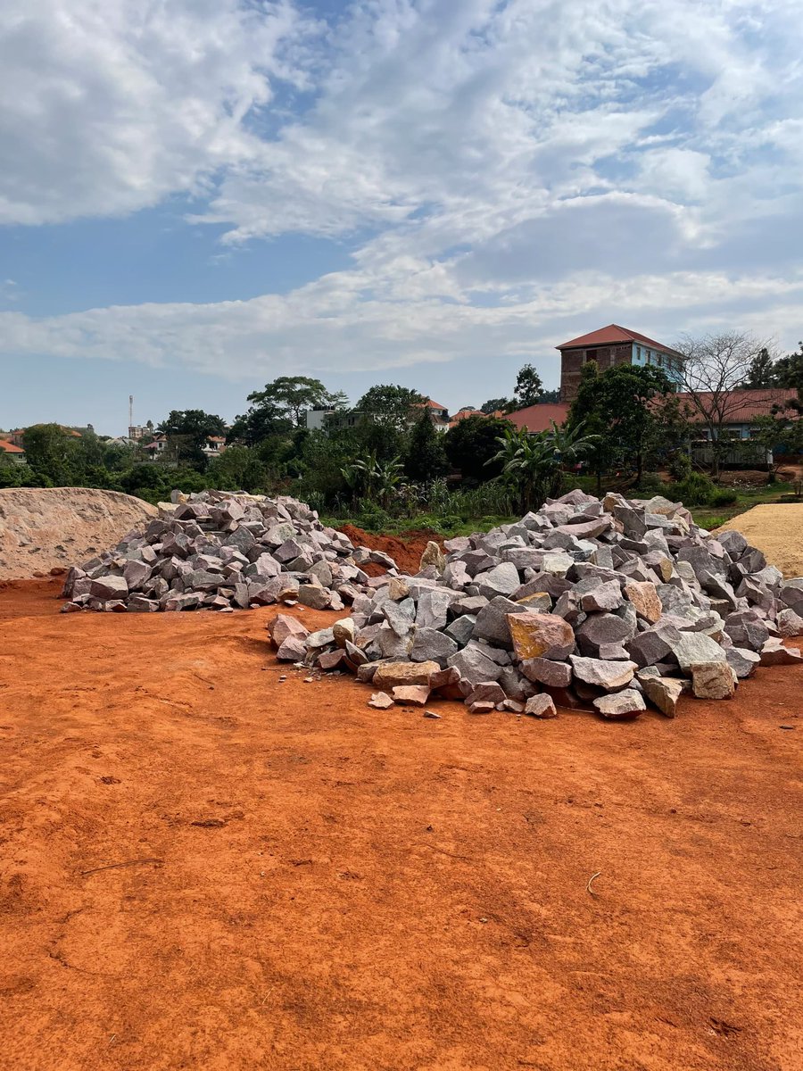 DenisDukeUG's tweet image. If you are starting some construction works soon, I highly recommend you use Vriam construction company for all your materials. They have great quality materials and are trustworthy. From sand, to bricks, to aggregates to everything construction, they got it all and they deliver…